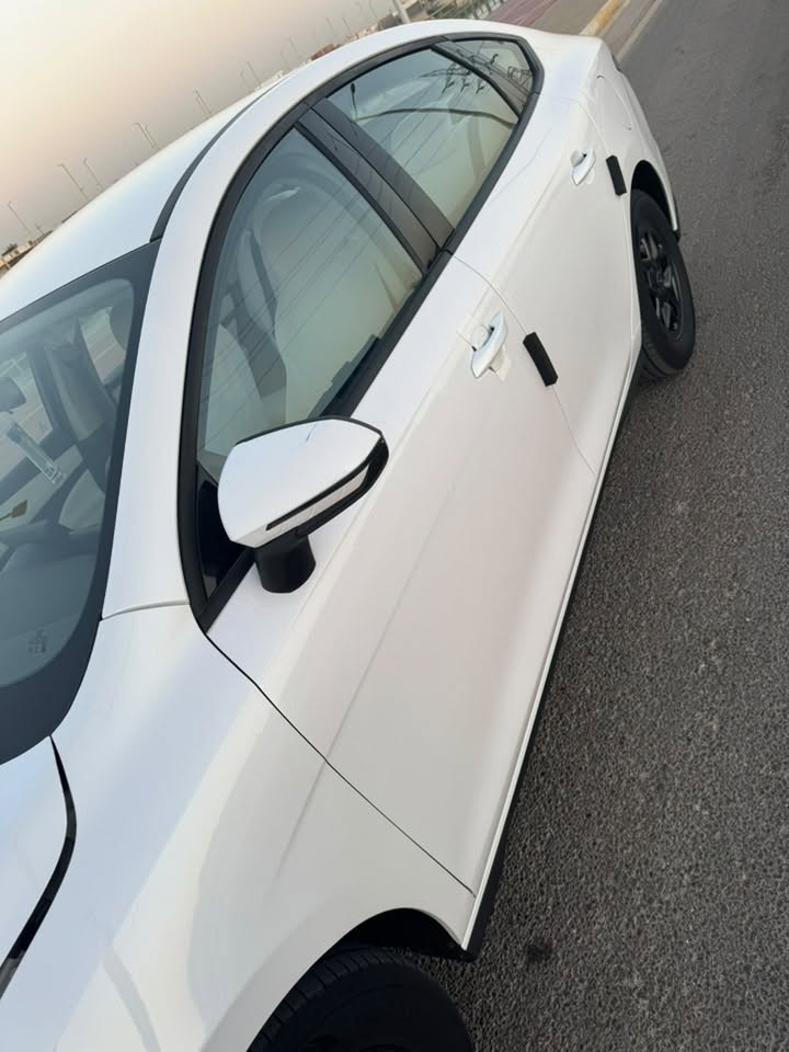 سيل 5 موديل 2025
ماشيه 14 الف الكلي

بيه ضربه موضحه بصوره على وضعيته 

السعر 20.500 وبيه مجال 

العنوان بغداد العامريه 

الرقم 

***********
