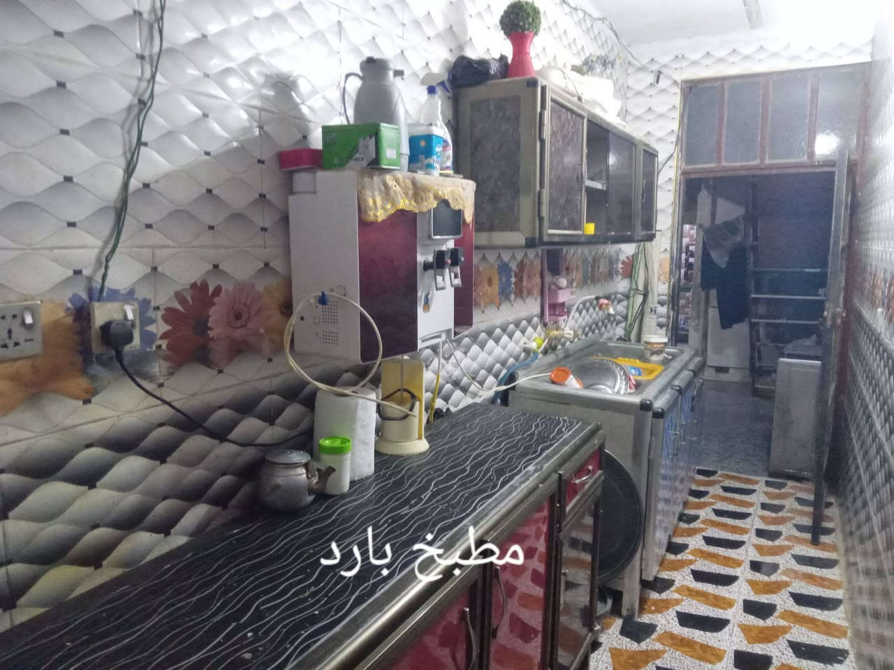 السلام. عليكم 

بيت طابو زراعي سند ٢٥ مسوي معامله فرز وحدي سند بأسمي 
مساحته ١٥٠ متر ١٠ عرض ١٥ نزال

البيت كله سيراميك حتى وجهيته

وتفاصيل البناء بالصور 

البيت عكاده 

مكانه خلف مدرسة الضامن او خلف مول الجود 
يبعد عن شارع العام ٢٠٠ متر 

الشارع تبليط 
ماي كهرباء مجاري بالباب جاهزه 

للاستفسار اكثر 
***********

