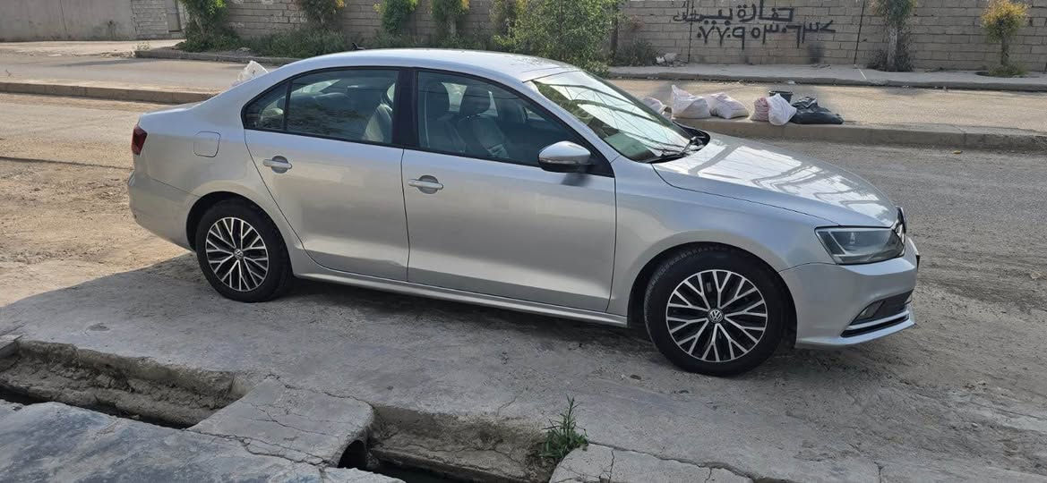 فۆکسواگن جیتا ٢٠١٨ 
گیڕ و مەکینەی بەشەرت نەکراوەتەوە 
مەکینە 20 بێ تۆربۆ 
سەیارەکە تەکسی دوبەیە 
زۆر پاک ماوەتەوە لیدراوی نیە 
سەنەی و هەزەی تازەیە 
سەنەوی تا ٢٠٣١ تازەیە 
چوار تایەی تازە و یەک دینار مەسرەفی نیە 
١٧٠ هەزار ڕۆشتوە 
سەعری :٩٦ مەجالێکی کەم 
*********** وەتسئەپی لەسەرە كركوك, العراق
