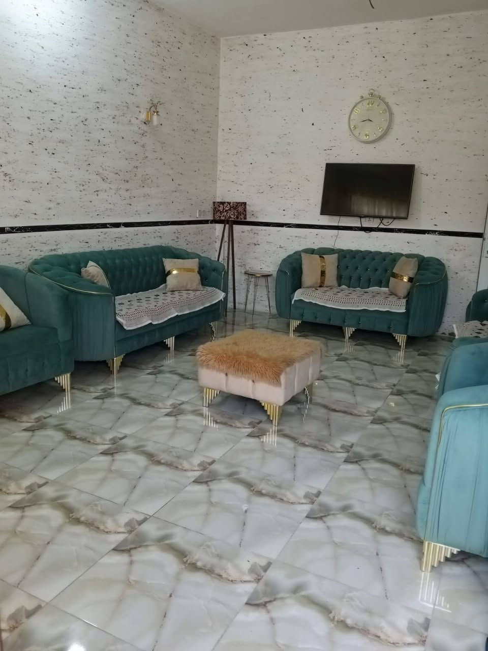 مشتمل للبيع حي علي صريح طابو زراعي المساحة ١٥٠ متر قاطين موقع حلو اتصال *********** امراجعة مكتب ابو اثير العطافي العقارات ديالى مجاور سواق نادر وجه ١٠ ونزال ١٥ متر
