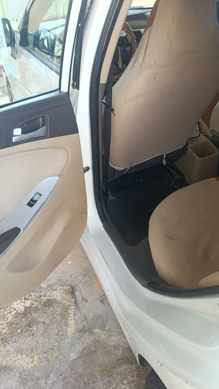 13 خليجي سنويه 31 بأسمي جاهزه ومكفوله بس الدوس والتبريد ضعيف مكينه ١٦٠٠ شرط مكينه كير سعر ٨٧ وبيه مجال 
واتساب  ***********
