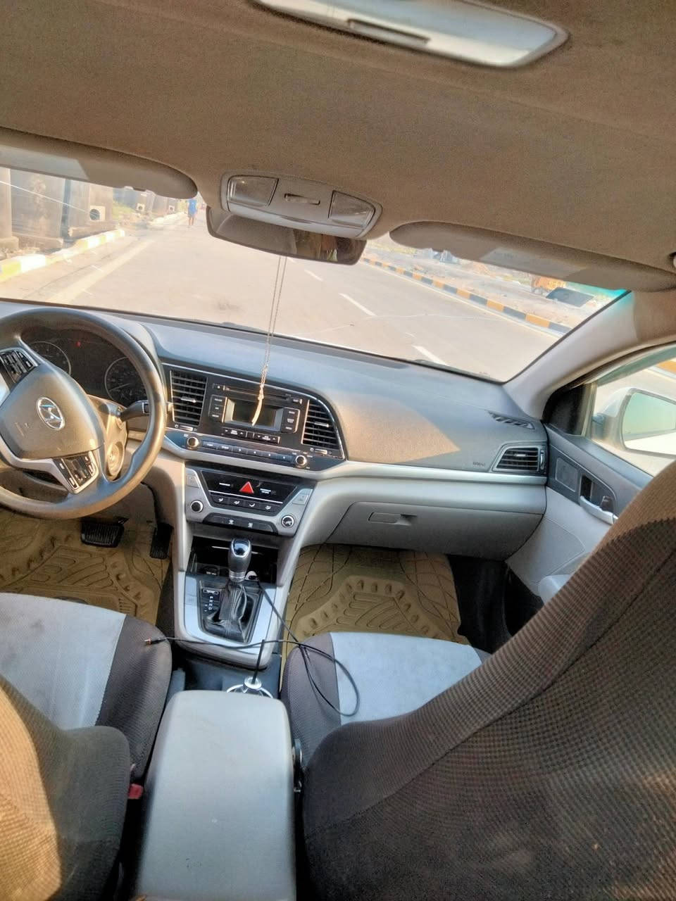 السلام عليكم النتره موديل 17 أمريكي رقم انكليزي سنوية 2030
منضومة تبريد جديده
بيها3 قطع صبغ 
محرك 2000 دوش المرغوب
تحكم ستيرن جهتين
3 انظمه قياده
مري كهربائيه
داخل لونين
السعر 95 وبيها مجال 
رقم ***********
