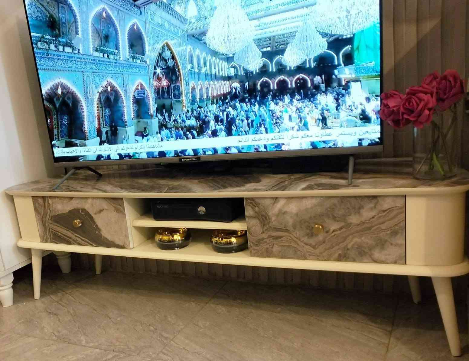 اتصال *********** نص تخم 5 مقاعد القنفه سرير مخزن  ميز مكتبي وميز بلازمه الغراض نضيفات جدااا مكان بغداد
