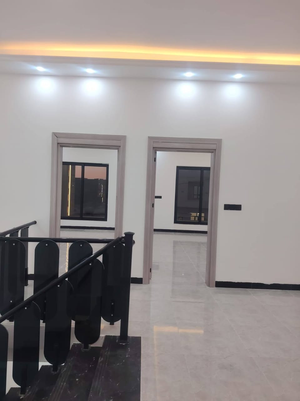 دار للبيع تكريت حي ليديوم
التصنيع  رقم العقار// ٥١٨٣  المساحه

١٦٢ ركن ع حديقه  ٤غرف نوم  مع صحيات

خارج وداخل  مع ستقبال ومطبخ حار بارد

شارع ١٥ متر مكان كلش مميز 

سعر ١٣٤

***********

***********
