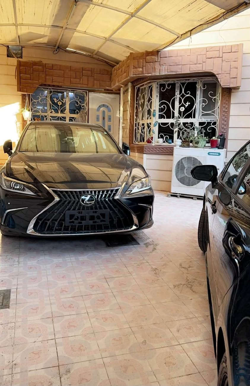سلام عليكم
لكزس es350 2023

V6

مواصفات 1/1 

حادث بونيد مصلح جاملغ مبدل تجاري واقل شبر تعديل بارد باب سكن ماشي 90 الف كيلو

سعر 315 وبي مجال

كركوك

***********
