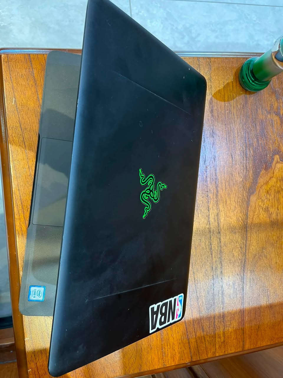 مرحبا لابتوب للبيع
Razer Blade Stealth 12.5 (RZ09-01962E20)

* المعالج: Intel Core i5-7200U

* الرام: 8GB

* الشاشة: 12.5 إنش

* الهيكل ألمنيوم أصلي

* رقم الموديل: RZ09-01962E20

 الSSD مبدل بSSD 128GB لان القديم عطلان وموجود عندي للتاكيد وياه شاحنة اصلية واذا تحب ابيعلك وياه هارد خارجي HDD ADATA 2TB 

سعره 215 الف وبي مجال بسيط واتساب ***********
