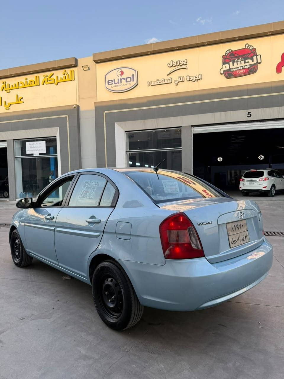 للبيع او مراوس 
سعر 79$ 
هيونداي اكسنت موديل 2008 وارد خليجي 
محرك 4 سلندر حجم 16 دوش المرغوب 
كير أوتوماتيك شرط المحرك والكير 
رقم اربيل ألماني سنويا منتهيه بأسمي شرط التحويل 
كاربون بانزين بيها ⛽ ⛽ 
🚫 قطعتين صبغ بوند وجاملغ خلفي بدون دواخل بشرط 
مواصفات فول عدا السلايت 
جامات كهرب 
كير أوتوماتيك 
سنتر لوك شغال 
ويل عادي طخم تاير جديد صدر امامي خلفي جاهز 
سياره جديده وجاهزة من كلشي شرط دينار ما تصرف عليها 
موصل الايسر 
***********
***********
ملاحظة الرقم الاسيا بيه واتساب 🟩
