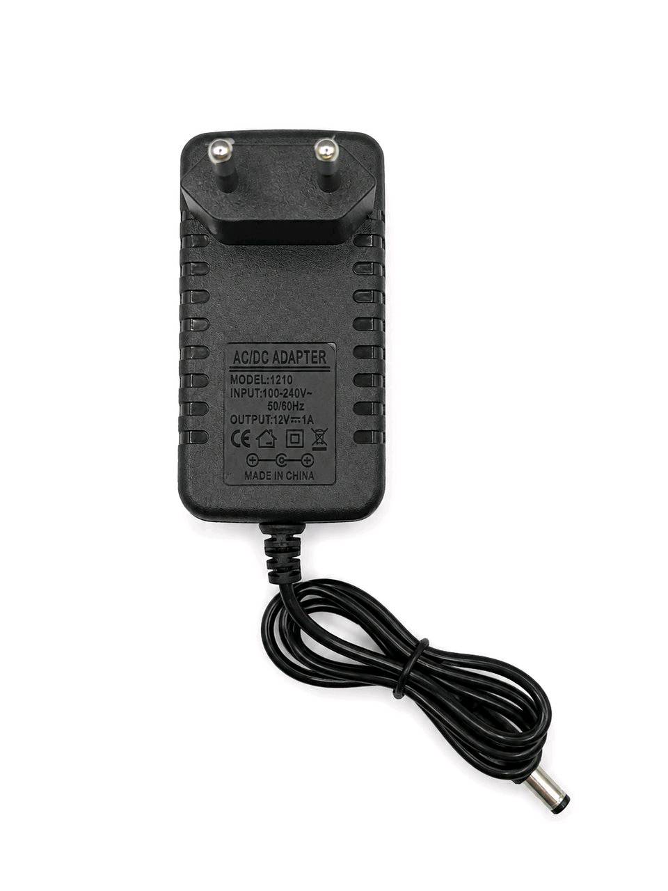.مناسبة لقص وتشذيب عشب الحدائق والمروج المنزلية.

• تعمل ببطارية ليثيوم 12V–98V 

• سرعة دوران تصل إلى 10,000 دورة بالدقيقة.

• عمود تلسكوبي قابل للتعديل حسب طول المستخدم يصل 120سم

• إمكانية تعديل زاوية رأس الماكينة لسهولة الوصول للأماكن المختلفة.

• مزودة بغطاء حماية للشفرة.

• سهولة تركيب وتبديل الشفرات والملحقات.

• مقبض مريح يساعد على التحكم أثناء الاستخدام.

• نظام قفل أمان لتقليل التشغيل غير المقصود.

• الشحن يستغرق تقريباً 1–3 ساعات، ومدة التشغيل حوالي 2–3 ساعات بدون حمل.

• تأتي مع البطاريات، الشاحن، والشفرات حسب محتويات الطقم