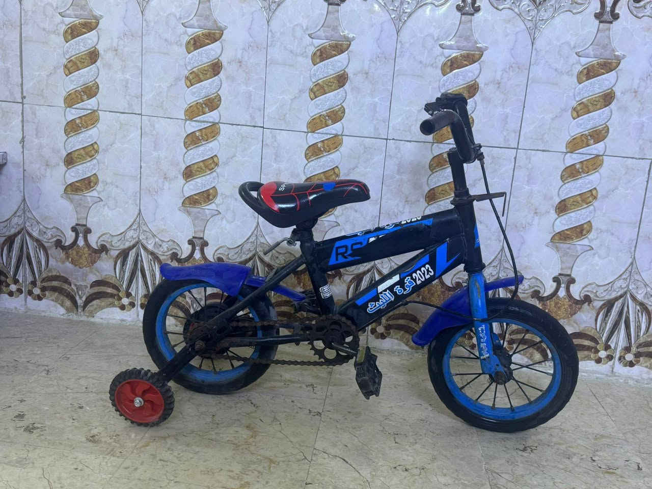 للبيع باسكلات 3اطفال حجم 12نضيفات ب30 الواحد وبيهن مجال المكان بغداد للجديده شارع المسبح رقم ***********بي واتساب
