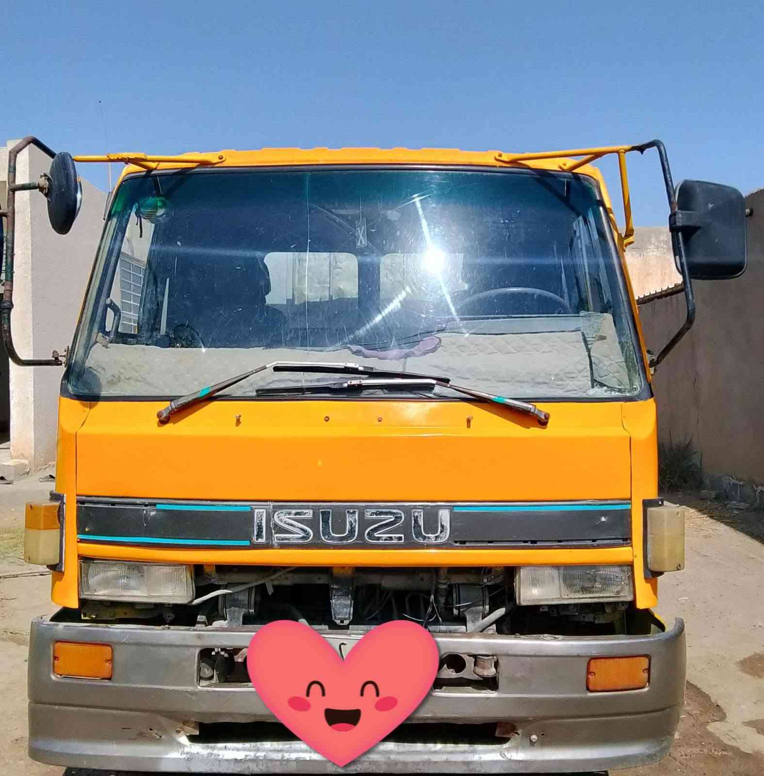 هينو ازوزه موديل 93 مكينه 14 سوبر قبق اسود كفاله كير  جديد حداديه تخم تاير سياره كفاله سته وربع بلاد للاستفسار *********** واسط قضاء الحي
