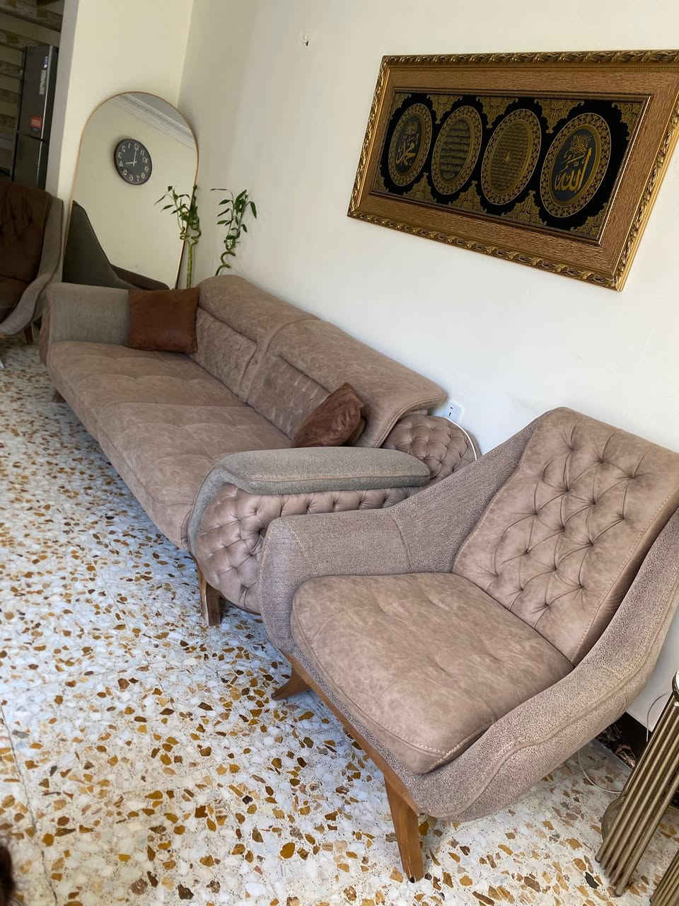 تخم ١٠مقاعد للبيع نضيف بمليونين ونص ***********
