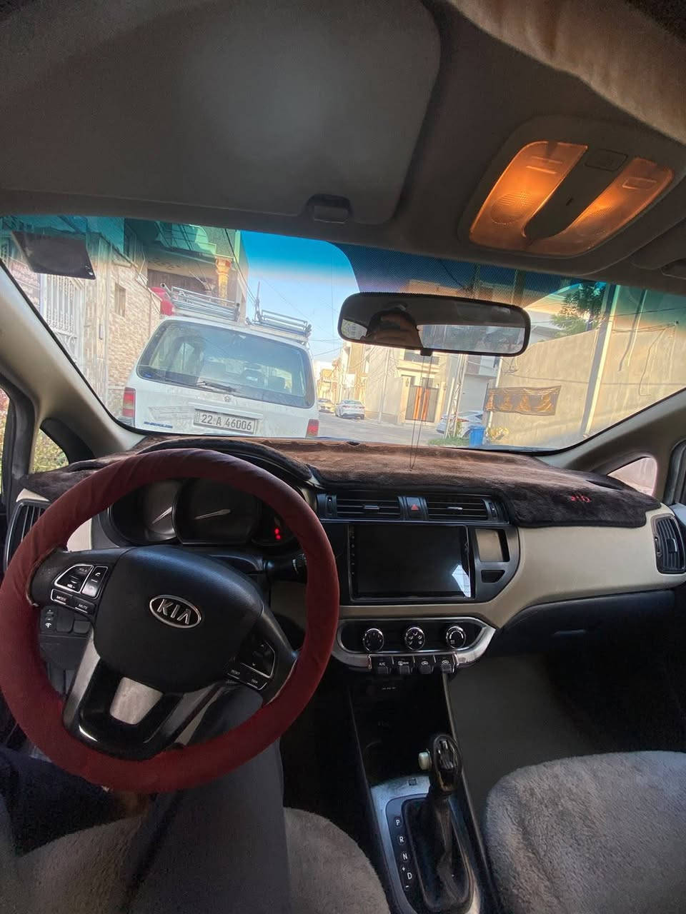 سلام عليكم
كيا ريو ٢٠١٥ 
محرك ١٦٠٠ خليجي 
رقم ديوانية انكليزي تريد تحويل تريد مداور ماكو مشكلة 
بطاريه جديدة 
كشنات مدوشمه ارضيه مدوشمه 
تايرات ٤ جدد قبل شهر مشدودات 
سبيرها وعدتها موجوده 
لونها جوزي وجاردة ومابيها اي ضربه بالدواخل
سيارة زينه مرتبة مال تكسي وشغل 
السيارة محتاجه فقط ولف مال تبريد وشحن غاز 
سعرها ب٦٥ وبيها مجال بسيط

مكانها نجف حي السلام 
***********
