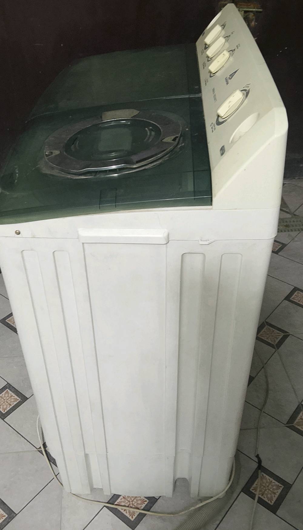 غسالة ملابس للبيع شركة الحافظ حجم كبير السعر  125,000