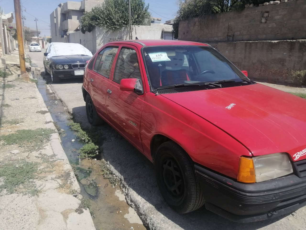 للبيع91
محرك كير شرط نضاف
سنويه عظم ماتنتهي لي 2029كاربيون بيها بس تحول يفعل بشرط التحويل صاحبها يحويل 
مصبوغه عام جماليه لا ضربه لا معحون لا اي ضرر سياره نضيفه مال بيت مايعوزها اي شي 
مكان موصل جانب الايمن 
سعرها 27وبي مجال 
***********
***********
