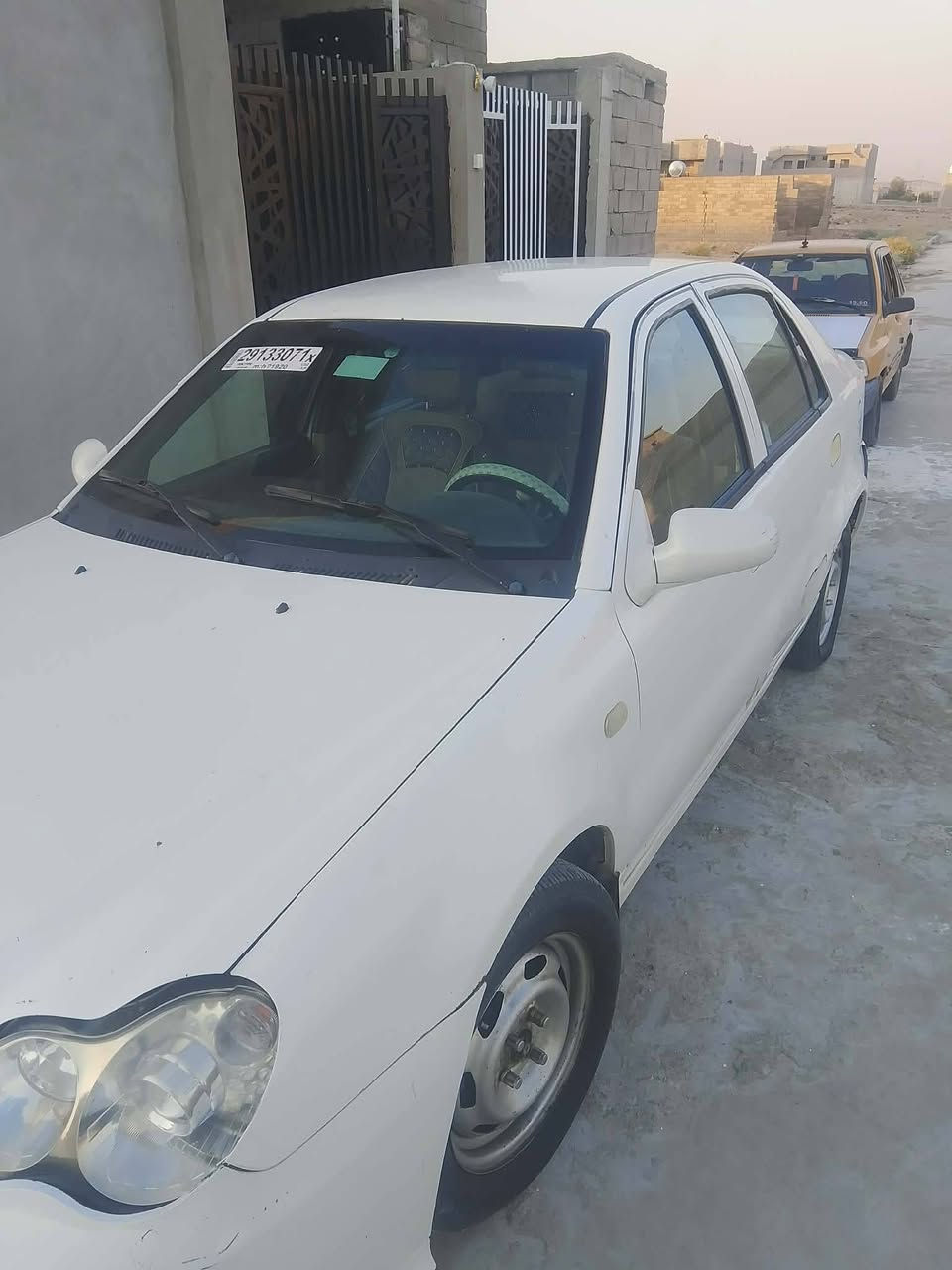 سيكي موديل ٢٠١٣
*********** السعر ٤٠ورقه بيها مجال
سياره جاهزه كير مكينه شرط 
تبريد شغال 
سياره بدون صبغ بيها طخه باب الوره فقط 
رقم بغداد شرعي بل موصل شرط تحويل وكاله 
سنويه جديده مشروع وطني
