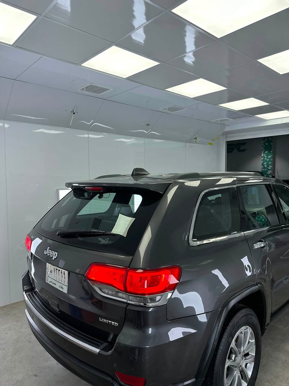 جيب كراند شيروكي 2015 لمتد
LIMITED | وارد أمريكي
رقم بغداد مشروع وطني
1C4RJFBG7FC143004
المواصفات:
• محرك 6 سلندر 3600
• فور ويل (4x4)
• ممشى 198 كيلو
• فتحة سقف
• مقاعد جلد
• تدفئة مقاعد أمامي + خلفي
• ستيرن تدفئة
• نقطة عمياء
• مرايا جانبية تعتيم أوتو
• إشارات بالمرايا
• كير طيارة
• شفتات بالستيرن
• ذاكرة وضعيات للمقعد
• مقاعد كهرباء
• باب صندوق كهربائي
• شاشة كبيرة
• مرايا قلاب
. مرايا هيتر
• حساسات خلفية
• لايتات زينون
• تشغيل عن بعد
٤٥ الميكانيك:
المحرك والكير بحالة ممتازة وما بيهم أي مشاكل على وضع الشركه.
ه* الملاحظات:
السيارة وارد أمريكي، بيها بنيد + جاملغ ايمين وخشم الجاملغ الأيسر وبيها طخه بالعراق ومتصلحه بالباب موضحه بالفيديو والايربك طاك.
السياره بيها ملاحظات بسيطة
 للاستفسار ***********  
 سعرها 163 وبيها جمال
وترهم مراوس
