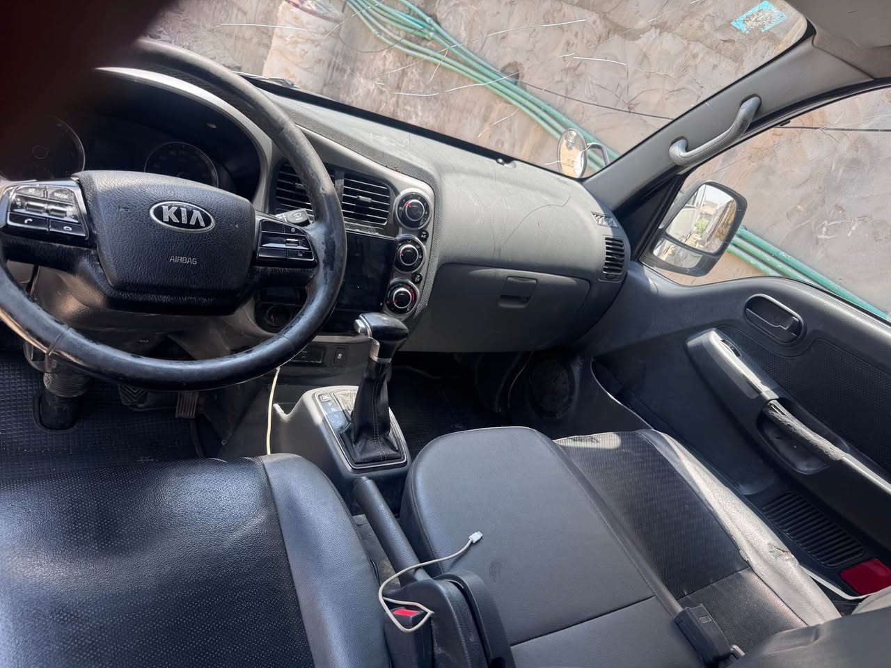 حادث لسيارة بچم خفيف موضح بلصور مصبوغ گصة وباب السايق ومبدل بنيد ودعامية  ***********السعر ١٥٥ البصرة, العراق
