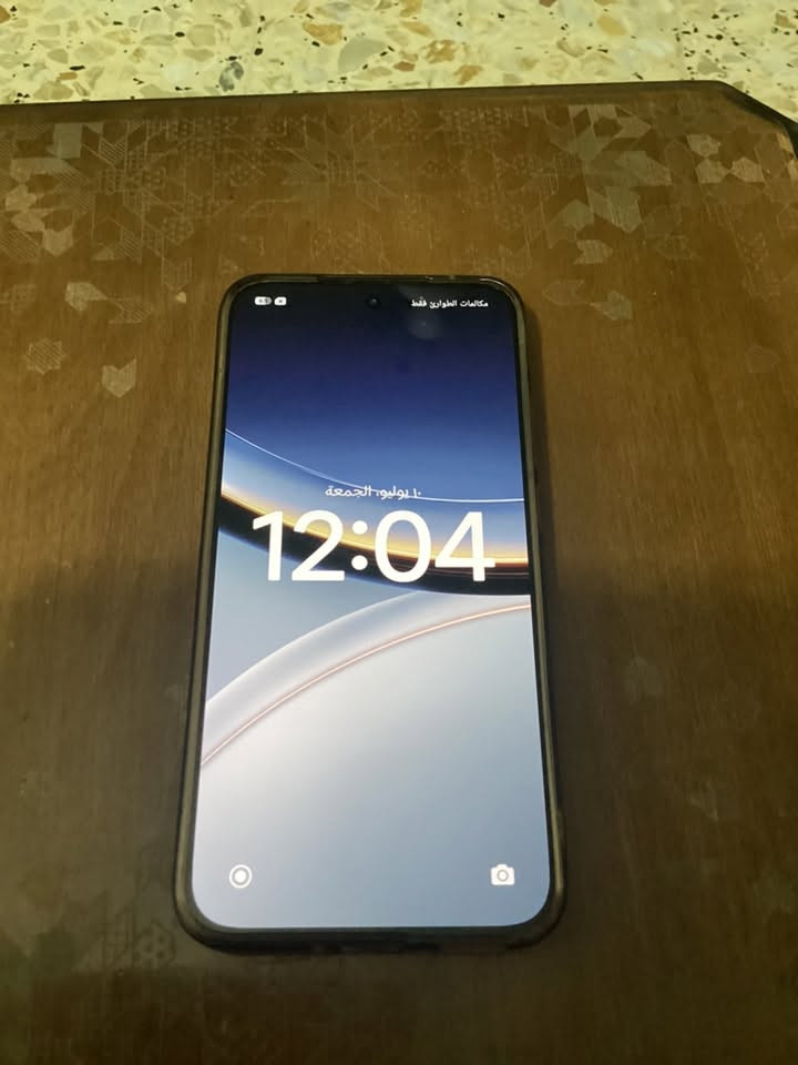 السلام عليكم 
‏poco F7
غني عن التعريف 
ذاكرة 256/رام 12
يشغل 120fps فريم ببجي فول 
نظافته مثل ما موضح بالصور 
بطارية ٩٦٪؜ شاحنة 90 واط
مع مبرد k4 اصلي هدية مع الهاتف وكفر شفاف
سعر ٤٦٥ الف بي مجال حك الجية 
لا يوجد توصيل 
الرقم واتساب(***********)للتواصل
العنوان بغداد-حي القاهرة-جامع النداء
