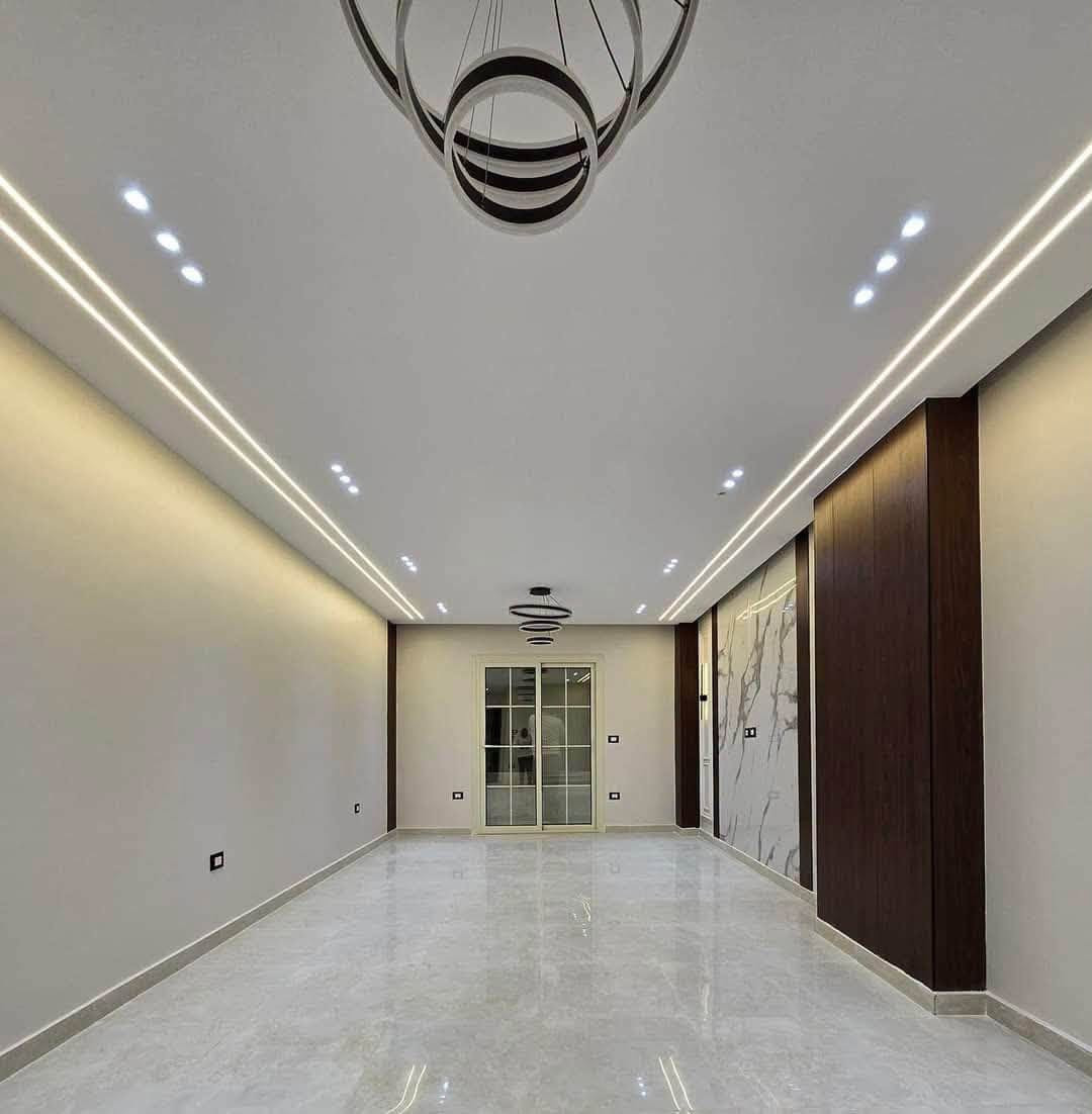 بسم الله الرحمن الرحيم 
مستعدون لعمل كافه انواع الديكورات الجبس🏘خشب ام دي اف
والسقوف الثانويه 🏘اشرطه 
وتغليف الجدران 🏘  ورق جدار صبغ 
للأستفسار الاتصال على.***********
او عبر الصفحه👇
