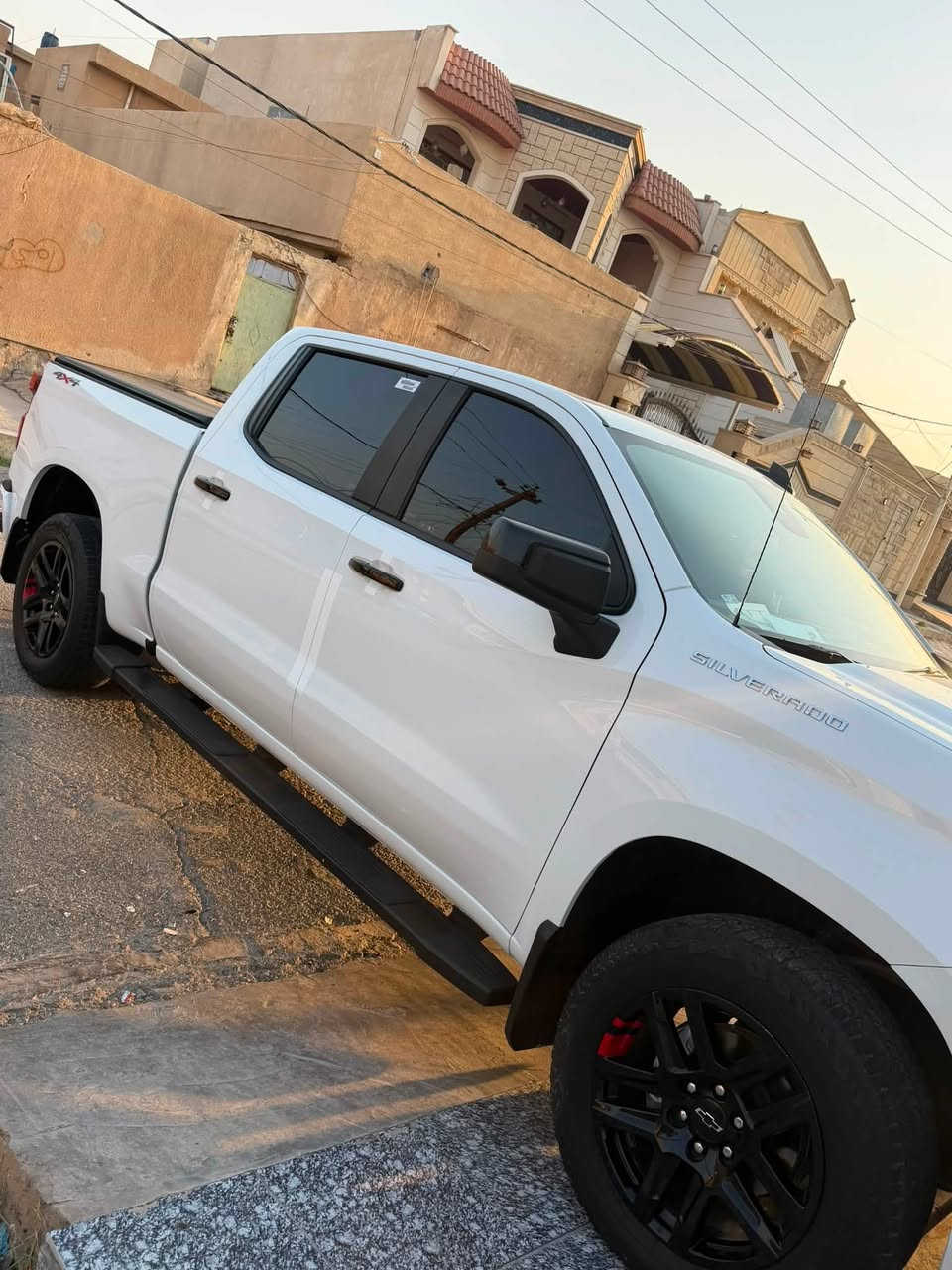 شوفرليت سلفرادو موديل2024 امريكي
فول موصفات عدا الفتحه 
ماشيه28m كلين تايتل كفاله عدا مكانين بي دي ار صغار
السعر367$ وبيها مجال 
الاستفسار***********
