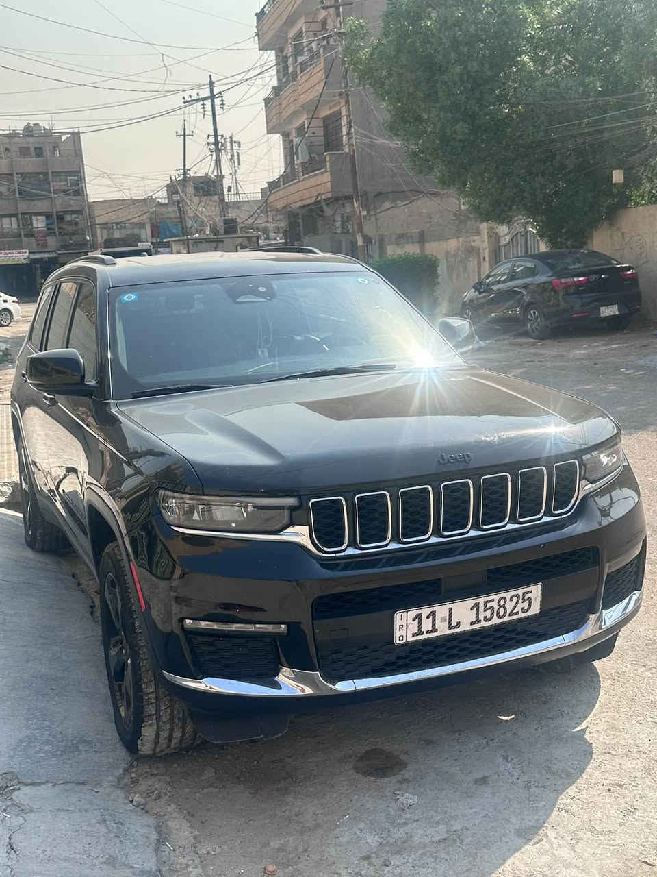 ‏ jeep Grand Cherokee Laredo L Black Top 2023
.
المواصفات الأساسية:
 • الموديل: Jeep Grand Cherokee• 
 • السنة: 2023
 • المحرك: V6 سعة 3.6 لتر
. ‎ 
*حادث بدون قطرة صبغ  وبدون اي قطعه تبديل فقط دعامية وضارب الحاسس مال ايرباك وطاگ الايرباك دشبول ودرگه گير ومكينه خير من الله الدشبول صافي متصرف عليهة اي دينار جاهزة من كلشي صدر مكفول امامي وخلفي 
*ممشه53 فقط 
*فتحة سقف
*مرقم بغداد بأسمي هزتهة مساقطه
 *7 راكب VIP منفصل
*شفتات سرعه
 *جنطه كهرباء
*رادارات مانع تصادم 
*اوتو ستوب خروج عن المسار 
*تشغيل عن بعد 
*تدفئه  مقاعد امامي خلفي مع المقود 
*تبريد 3 قطع
*شاشه كبيره لمس 
‌‎* رادارات جانبيه خلفيه 
‌‎* تحذير الخروج عن المسار 
‌‎* تحذير النقطة عمياء  .
‌‎* نظام تحذير عند التقاطعات.  
‌‎* المصابيح الأمامية LED.
‌‎* كشافات الضباب LED. 
‌‎* دخول ذكي. 
‌‎* بصمة  للدخول الذكي. 
‌‎* حساسات خلفية. 
* شحن لاسلكي
مكاني بغداد  تفاصيل اكثر متواجد خاص  بيع او مرواس حسب القناعه
رقمي ***********
*********** 
واتساب  فقط ⬇️
***********

