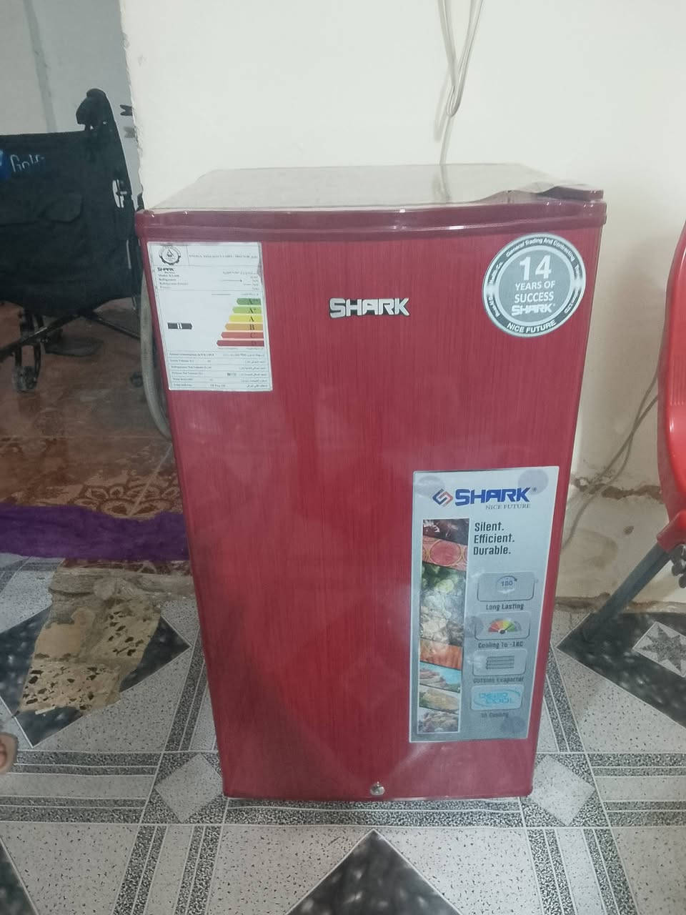 سلام عليكم غراض للبيع بلازمه حجم 43 سعره 300وبيها مجال وثلاجه سعره 225وبيها مجال وصار شهر من فتحتهه الاتصال على هاذه الرقم *********** مكاني بغداد ابو غريب
