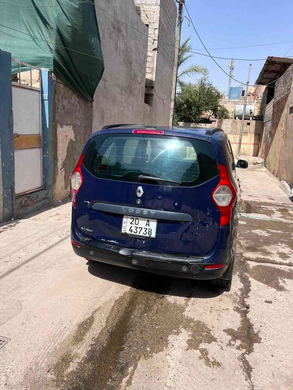 السلام عليكم 
سياره رينو ستيشن 7راكب 
موديل 2014
تبريد شغال فقط منقص غاز 
محرك 1600
السعر 50$ورقه 
وبيها مجال 
رقم ***********
