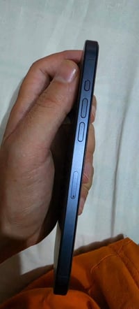 ايفون 15pro max 512 السلام عليكم ايفون 15pro max 512 15بروماكس ذاكرة ٥...