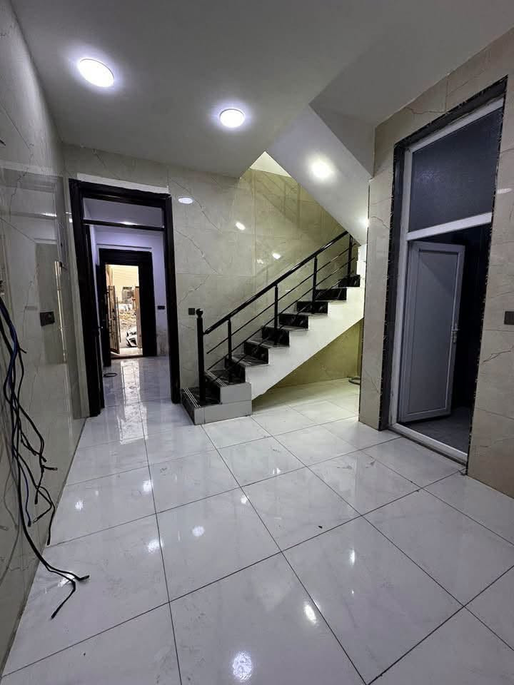 دار لليجار مساحه 50متر(2)غرف نوم 🛌  
📍العنوان بغداد الدوره البوعيثه مجمع السلام قريب كلش عل سيطره يحتوي على ستقبال+ مطبخ+(2)غرف نوم+خدمات الاستفسار 

***********
