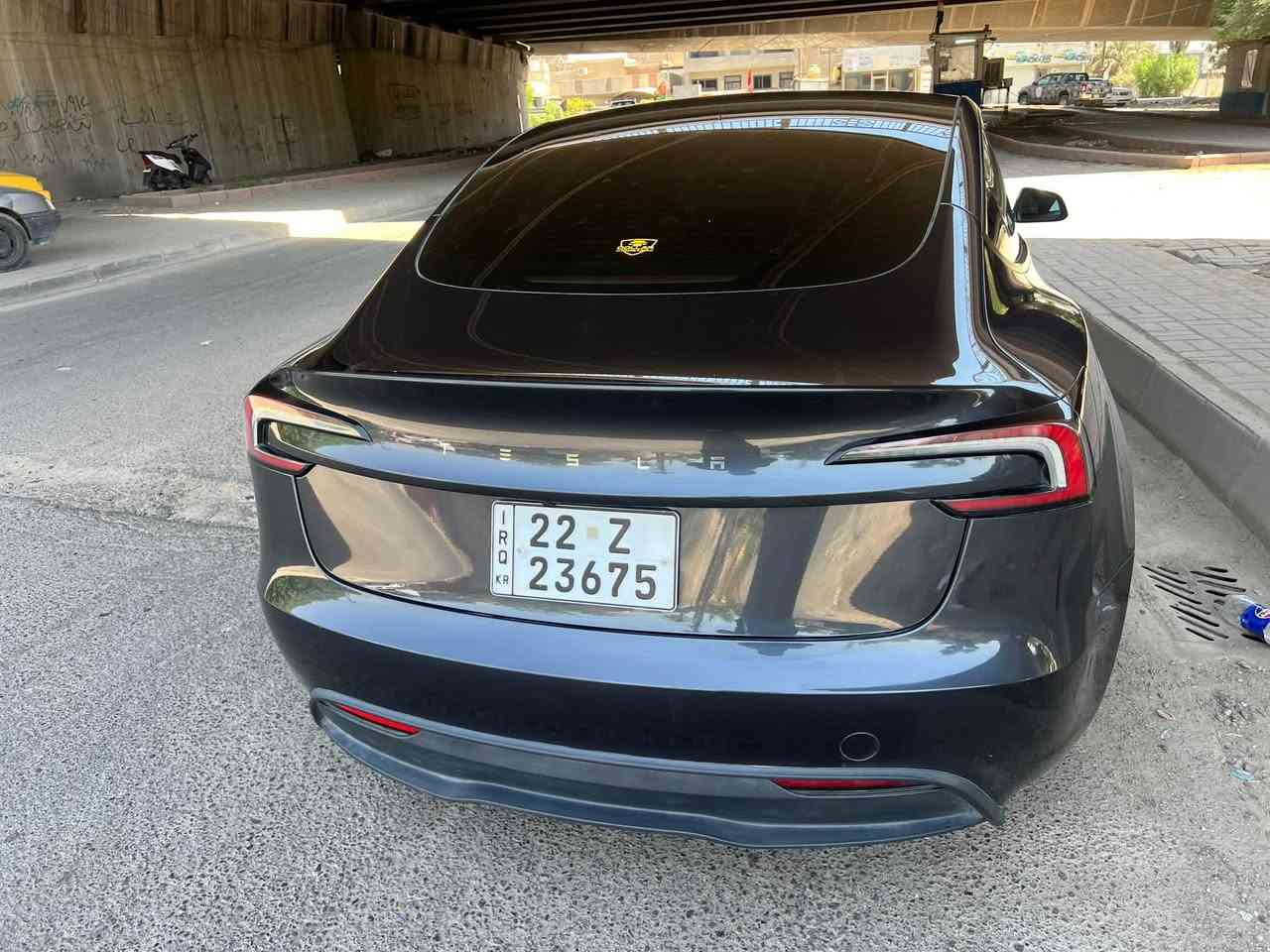 سلام وعليكم تيسلا للبيع
موديل 2025فول مواصفات حادث

بابين ومنزل الصور الحادث بلمنشور 

اليساره جديده وبسمي تحويل مباشر

اتصال ع رقم ***********
