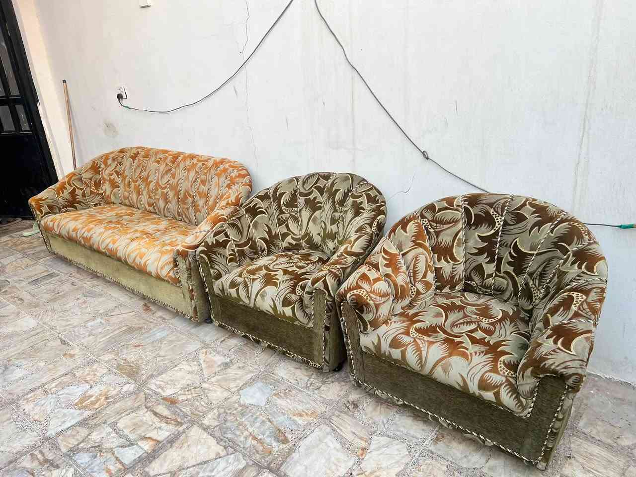 🛋️ طقم قنفات للبيع     ((( مكلف بل نشر )))
🔸 2 قنفه كبيرة
🔸 4 قنفات مفردة
🔸 الاستخدام واضح بالصور

💰 السعر:  75 الف
📍 المكان: النجف الأشرف
📞 للاستفسار والتواصل: ***********
