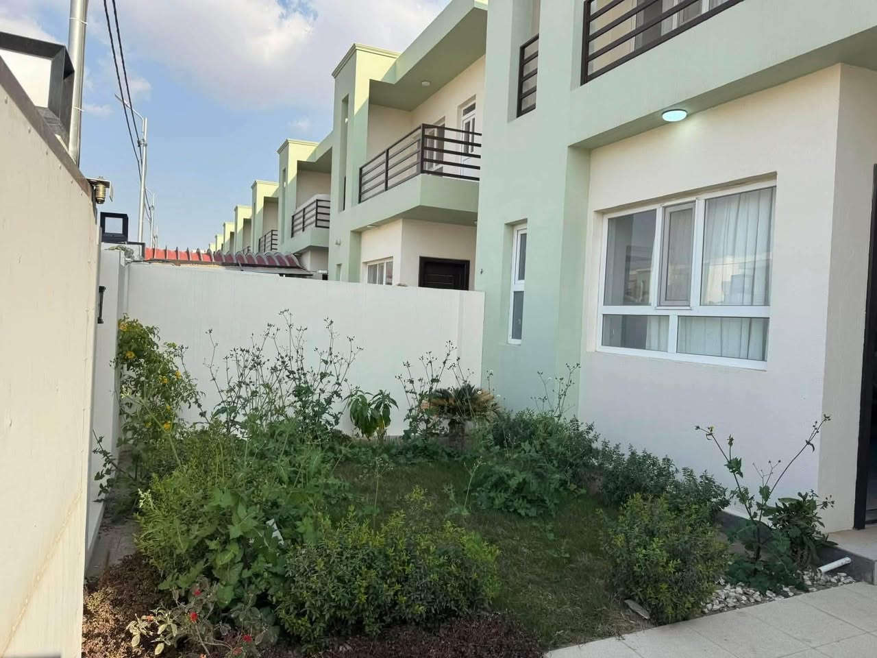 🚨 تطلوعة رمزية جداً ❗️❗️
فرصة ذهبية داخل مجمع المرتضى السكني
❗️❗️ هذا العرض نادر
🏡 دار للبيع
📐 مساحة الدار: 160 متر
📍 بلوك 40  
💰 الواصل: 58 مليون فقط
🔥 سعر مغري وفرصة ممتازة للسكن 

✅ موقع ممتاز داخل المجمع
✅ مناسبة للعائلة والاستثمار المستقبلي

#اكتب_تم_توصلك_تفاصيل

📞 للاستفسار***********
