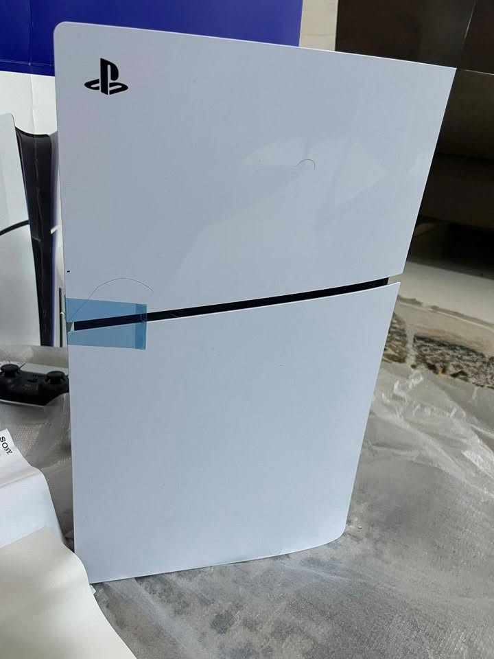 PS5 Slim 1TB جديد غير مستخدم | نسخة 🔥أوروبي|
� للبيع PlayStation 5 Slim Disc Edition – 1TB 🎮

✅ جديد بالكامل – مامستخدم نهائيا

✅ فقط تم فتح الكارتون للتأكد من المحتويات.

✅ نسخة أوروبية موديل CFI-2016.

✅ كامل مع الكارتون وجميع الملحقات الأصلية (يد، كيبلات، كتيبات).

✅ الجهاز نظيف جدًا ولم يتم تشغيله السعر ٩٠٠ وبي مجال للتواصل +964739083252  واتس آب 

او ***********
