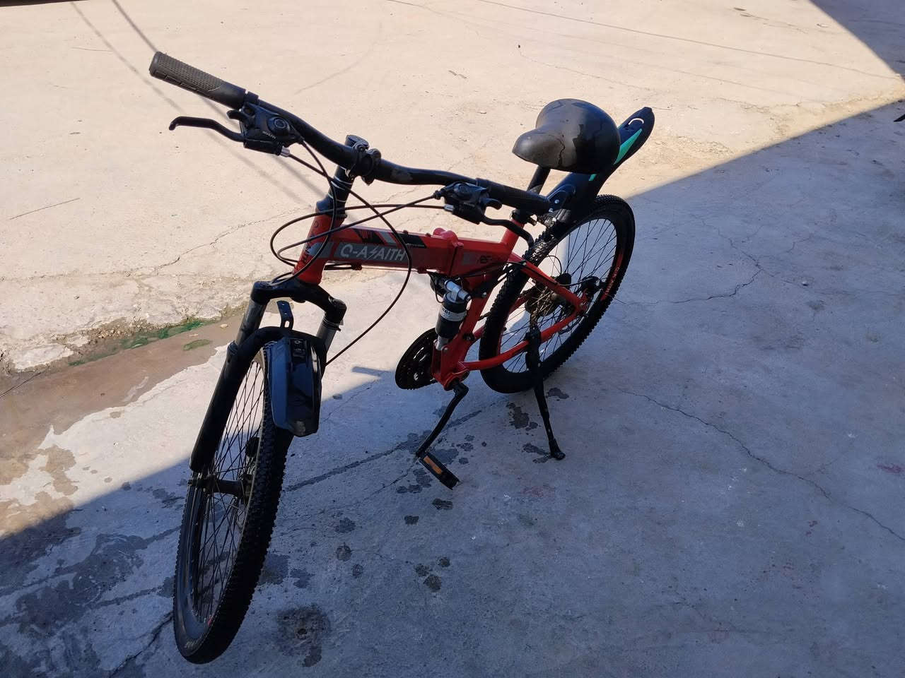 باسكل جبلي للبيع مثل ما موضح بالصوره باسكل حيل نضيف السعر 65 وبي مجال بسيط جدآ المكان حله قرب مستشفى مرجان  شرط دبلات كلها شغاله متواجد عل مزنجر وهذا رقمي ***********
