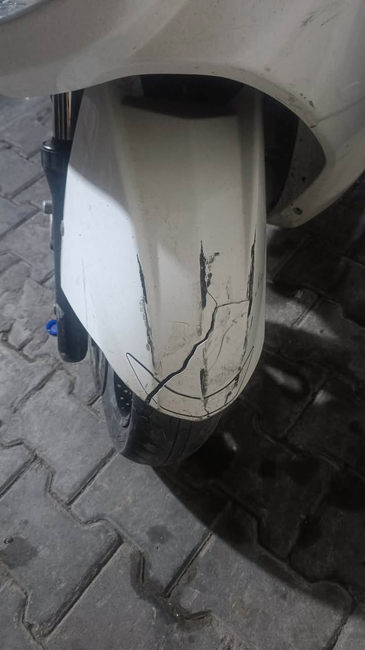 السلام عليكم سكنس فحل نوزل خطين قبقً نفخ شلعه ومعدل دراجهً جديده مماشيه هواي أوراق موجوده نكره بكل وقت دراجه مكفوله كفاله عامه من التاير للتاير كهربائيات كامله كلشي شغال مصار هواي من نازله رمبه السعر مليون ونص وبيها مجال خير من الله مكان بغداد الكاضميه للاتصال ***********
