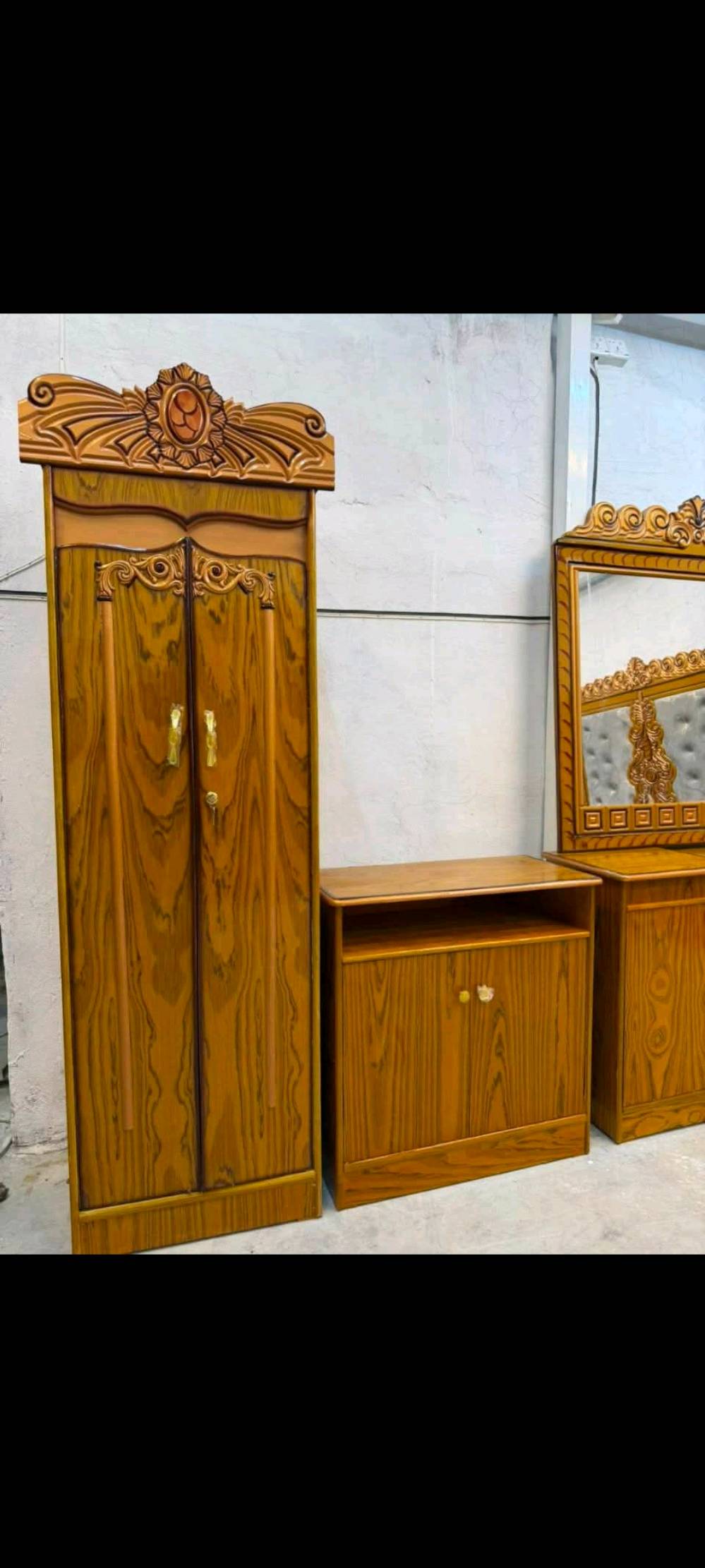غرفة نوم جديد 
صاج عراقي 
6باب
شغل سوكي اقتصادي
سعرها 850/800
ارتفاع 2متر و30سم
الطول 3متر و20سم
شد ونقل داخل بغداد مجاني