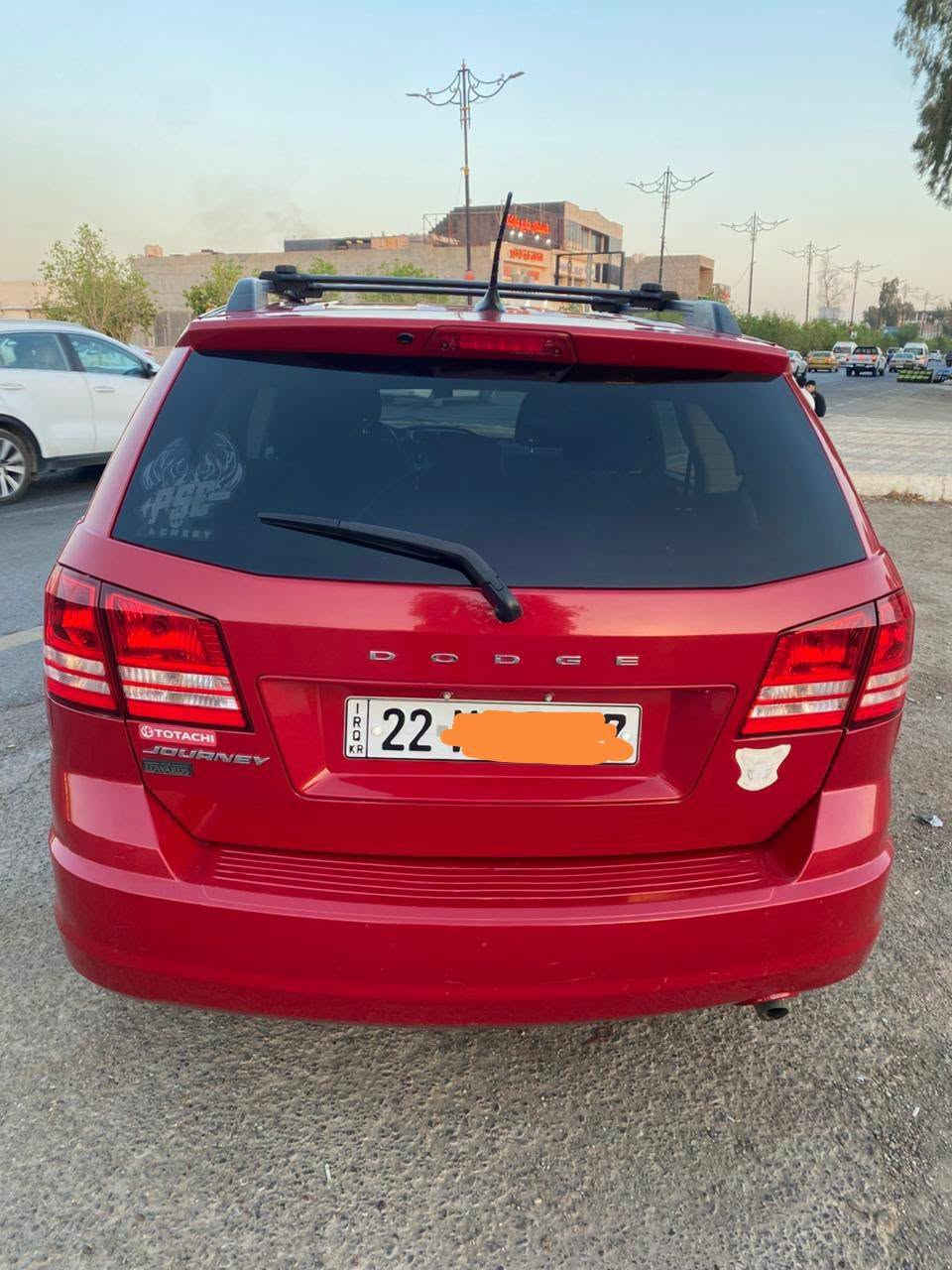 دوج جورني موديل ١٧ فول بصمة كير ومحرك مكفول ٧ راكب  بسمنة بيهة قطعة وحدة صدر وتخم تاير جديد تحويل مباشر سيارة بلادية  تبريد ٤ قطع ثلج ٤ سلندر ٢٤٠٠ منضومة غاز فول اقتصادية سنوية لغاية ٢٨ سيارة جاهزة من كلشي سيارة نضيفة مال جني السعر ١٢٧ وبيه مجال مكان السيارة ديالى بعقوبة للاتصال ***********
