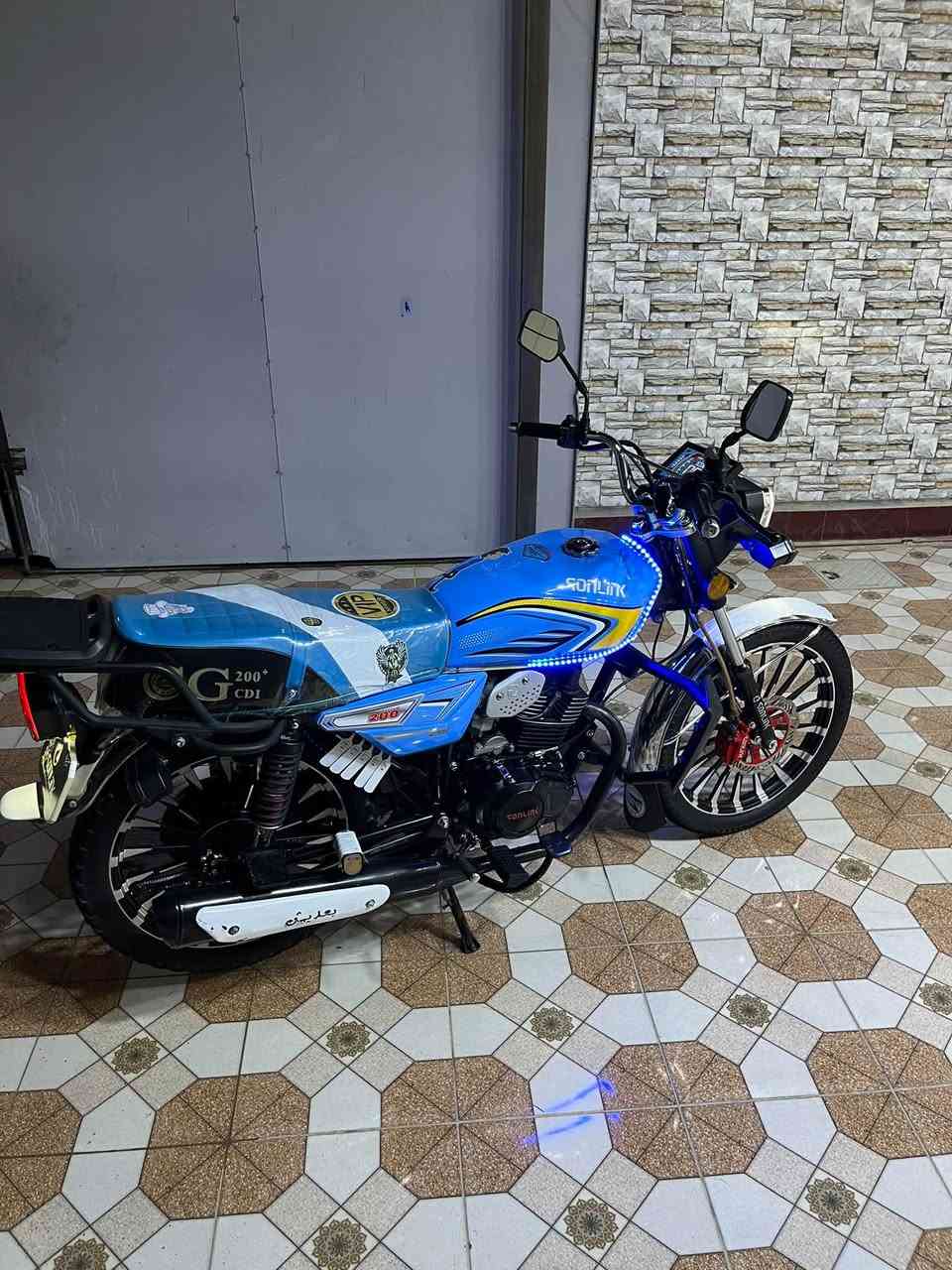 سلام عليكم سونك م2025  محرك 200cc
مكينه ضاغطه وزنجيل سبي اف فول نشاط
دراجه ما صالي شهرين مِہטּ شديته فول نضافه
وياه اوراق منفيس بس كلشي شغال بي مابي اي نقص
سعره مليون و100 قفل مو شراي لايتصل  
مكاني خالديه ***********
