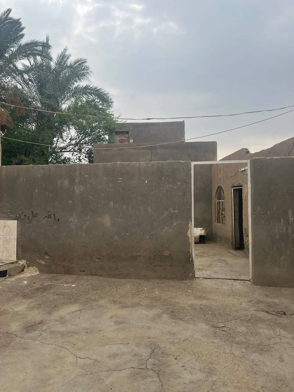 بيت الليجار مساحه 400 غرفتين وصاله وستقبال الاستفسار اتصال برقم***********
