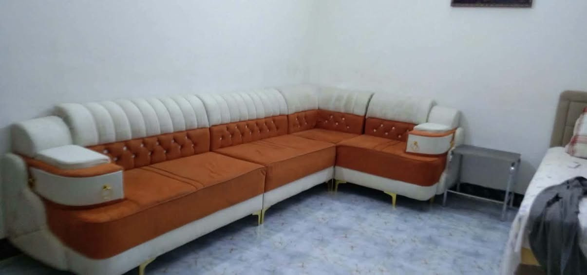 ديوان • ٦ مقاعد • نضيف