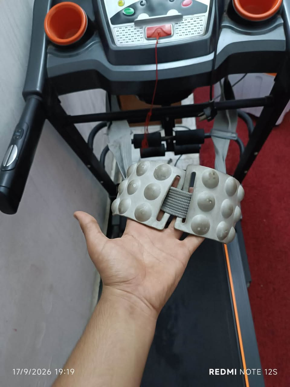 جري البيع ماعرف شنو عطله فجه طفه سعر 70 بغداد ***********

نص مكتوب في الصور:
- 17/9/2026 19:18 REDMI NOTE 12S
- 17/9/2026 19:19 REDMI NOTE 12S