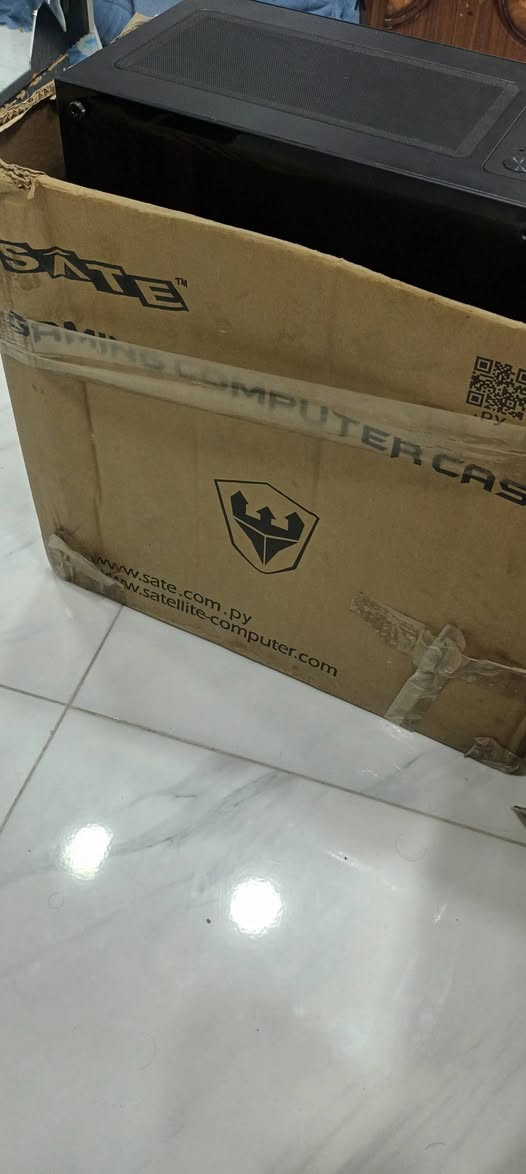 للبيع: كيس  SATE مع معالج i3 جيل تاسع وهارد SSD
الكيس: SATE ATX Gaming K372 (جديد غير مستخدم بكرتونته).  
​المراوح والإضاءة: يحتوي على 3 مراوح ARGB مع ريموت تحكم للإضاءة والسرعة.
​المعالج (CPU): Intel Core i3 الجيل التاسع (شغال وبحالة ممتازة).
​التخزين (SSD): هارد SSD سعة 120GB (سريع جداً للنظام والألعاب).
اليريدهن يراسني ويدلل 
مكاني بغداد
