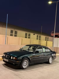 بي إم 525 • موديل ١٩٩٢ • لوحة دولي