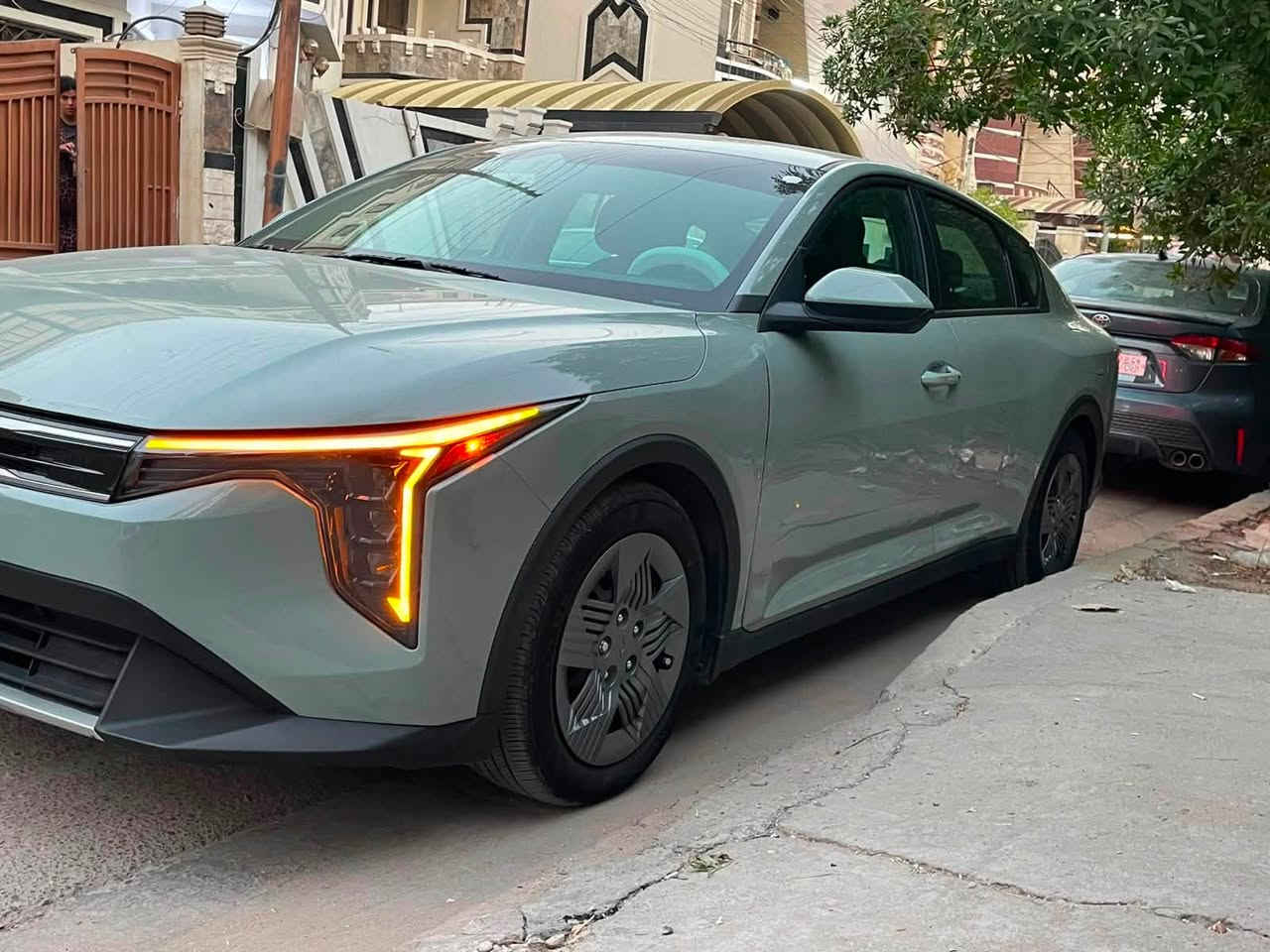 السلام عليكم
K4 2025
السيارة جاهزة من جميع النواحي

هاند بريك بصمه
شاشة كبيرة كار بلي
رادار حساست
دخول جديد ماشية قليل
مرقم بغداد حرة
السيارة جديدة بالعافيه على ياخذها
صور حادث واضحه بدون ايرباك شواصي لغود مكفوله
بيها بارد بلباب الخلفي مصلح وجاهز
السعر 165 ورقة منساب السعر
للستفسار
***********
