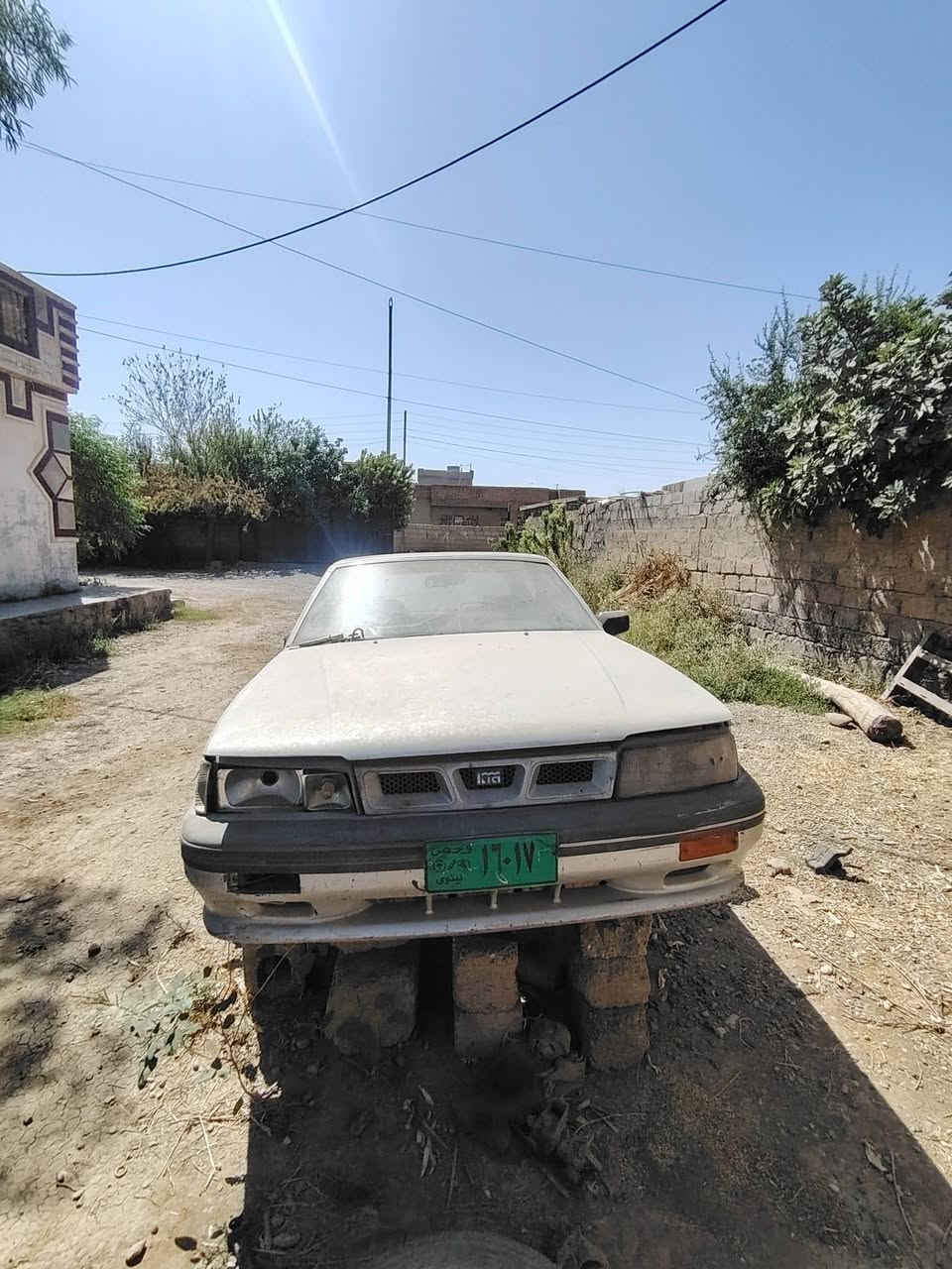 السلام عليكم
يوجد كيا كبتل مديل تسعينات 
ابيع كوم حديد 
ب 900 وبيها مجال 
يعوزها إذن گير ولقم مشط ستيرن وكهربائيات
المشط شرط جديد 
المحرك جديد 
عنوان الشرقاط اسديره 
رقم الهاتف ***********
