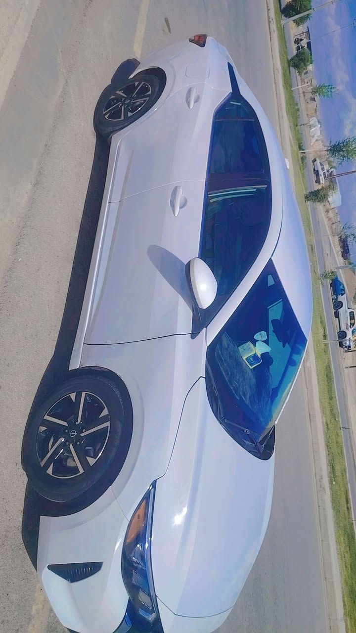 🚗 للبيع نيسان سنترا SV موديل 2025

*رقم اربيل

المواصفات:

ماشية 23 الف ميل 

* موديل: 2025

* الفئة: SV

* محرك 2.0 لتر بنزين

* ناقل حركة أوتوماتيك CVT

* دفع أمامي (FWD)

* كاميرا خلفية

* نظام التحذير من النقطة العمياء (Blind Spot Warning)

* نظام التنبيه عند مغادرة المسار

* مثبت سرعة ذكي

* نظام فرملة طوارئ أمامية

* شاشة وسطية مع دعم Apple CarPlay وAndroid Auto

* السيارة وارد أمريكا

*ايرباك راجع سستم

📌 رقم الشاصي (VIN):
3N1AB8CV3SY224072
ضررها فقط بالتاير بيها شبر يم الدوسه 

📞 للاستفسار:

***********

السعر:162 وبي مجال
