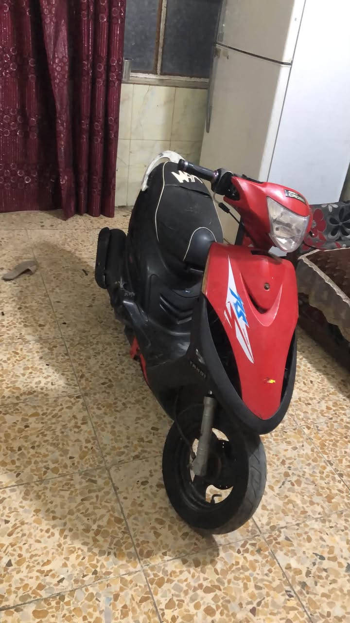 ماكس عدلة • سلف • شاصي احمر