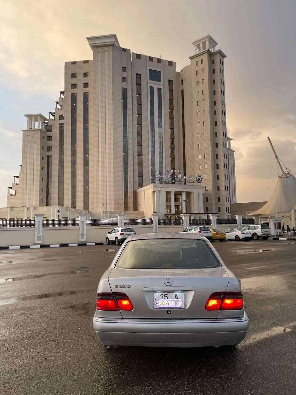 مرسيدس ام عيون 2000 محرك 6 سلندر خراطيم افنكر 
فول مواصفات 
تبريد شغال 
كير محرك كفاله 
مكفوله من حادث صبغ جماليه 
رقم #انبار بسمي 
مكانه #الانبار 
السعر 68 بيه مجال بسيط 
***********

