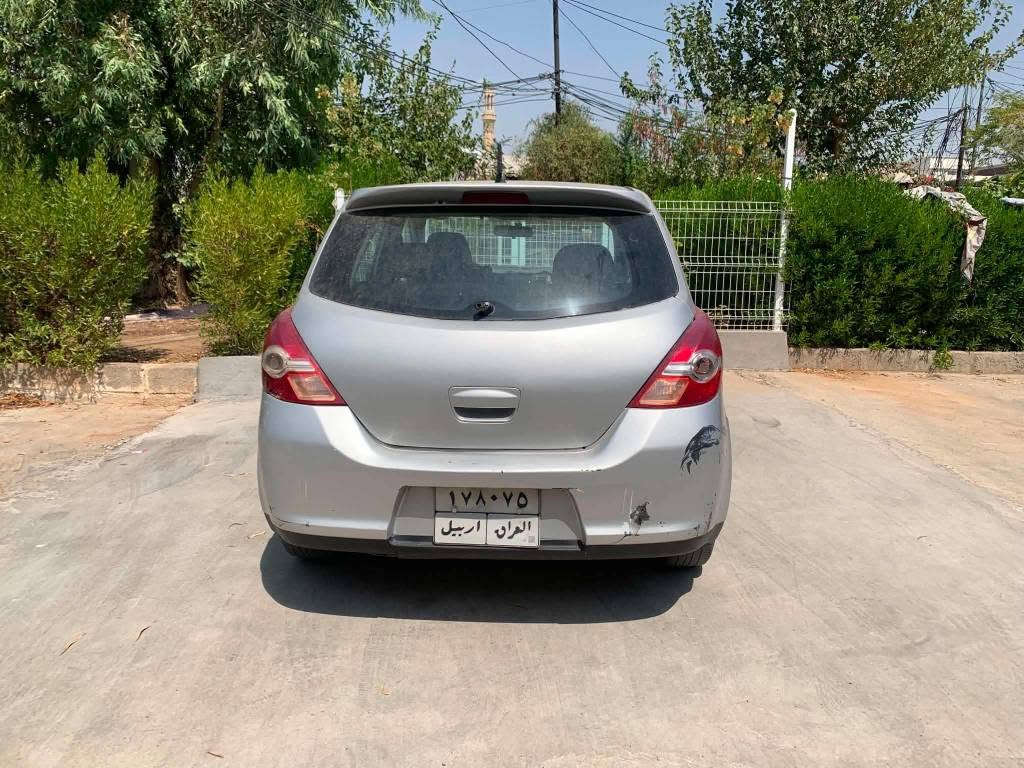 نيسان تيدة ٢٠١٠ گير تؤماتيك گير و مةكينة و تةبريت بةشةرت سعري ٦٦ مجالةكي كةم سبوغ چوار پارچة و نيو دةعم و ليدراني قورسي نية بةناو كردن بةشةرت  *********** شوين هولير شقلاوة تكاية موشتةري ني بيزارمان مةكة شقلاوة, أربيل
