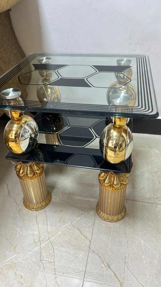ميز • ٤ طبلات